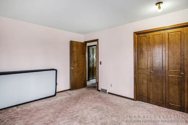 $499,750 | 4616 84th Street Southeast, Caledonia, MI 49316