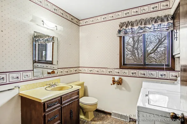 $499,750 | 4616 84th Street Southeast, Caledonia, MI 49316