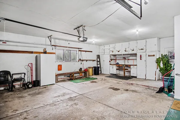 $499,750 | 4616 84th Street Southeast, Caledonia, MI 49316