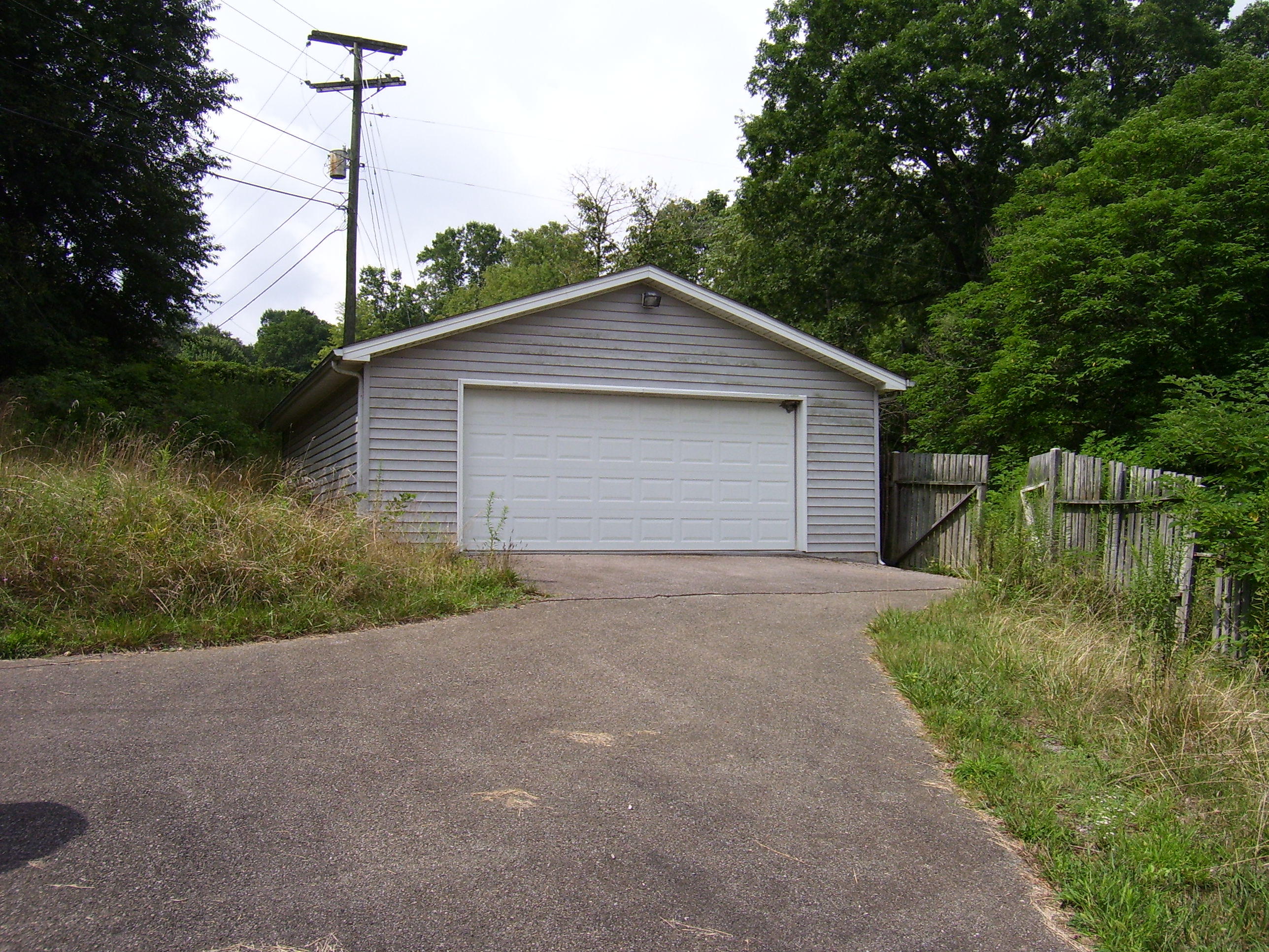2165 Gingerbread Road Christiansburg, VA 24073 - Photo 2 of 86 100_4493
