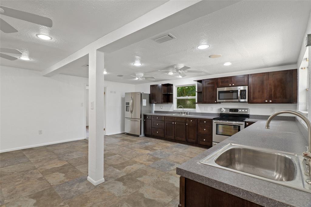 4104 Arrowhead Avenue Spring Hill, FL 34606 - Photo 8 of 36