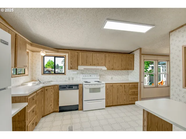 $83,500 | 18485 Southwest Pacific Drive, Unit 83, Tualatin, OR 97062