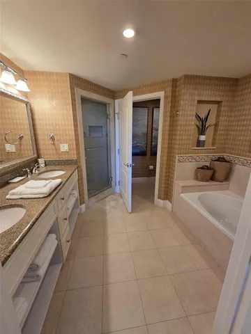 $3,100 | 7593 Gathering Drive, Unit 301, Reunion, FL 34747