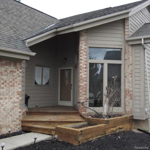 29463 Meadow Ridge South Farmington Hills, MI 48334 - Photo 3 of 33