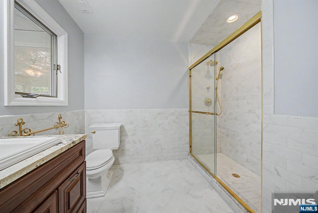 141 Shore Road Denville, NJ 07834 - Photo 23 of 48 Gallery Image 23