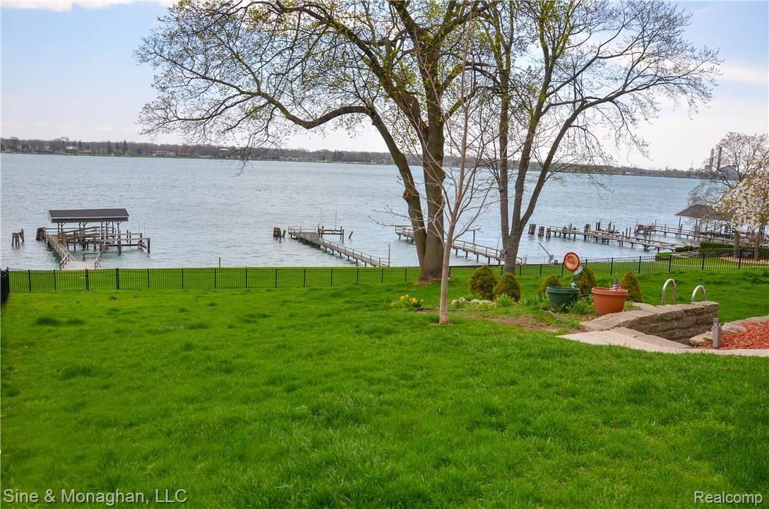 622 North Riverside Avenue St. Clair, MI 48079 - Photo 44 of 49 44.jpg