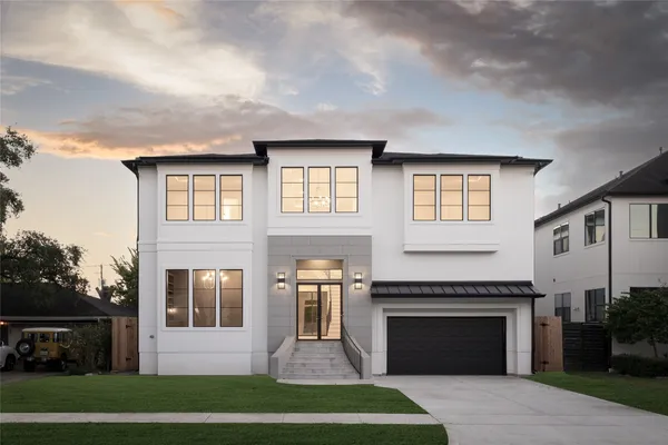 $550,000 | 4921 Chestnut Street, Bellaire, TX 77401
