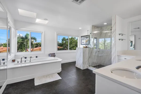 $3,500,000 | 811 Southeast 31st Street, Boca Raton, FL 33432
