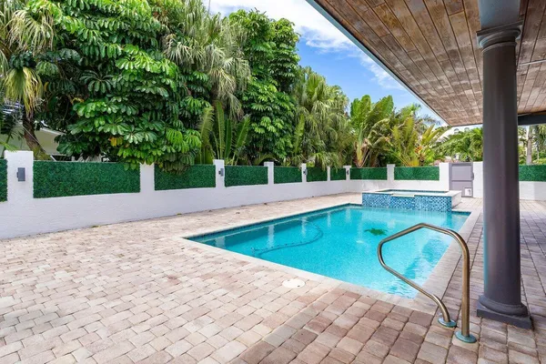 $3,500,000 | 811 Southeast 31st Street, Boca Raton, FL 33432