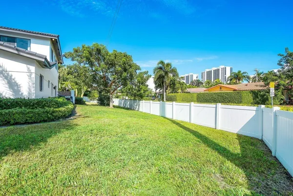 $3,500,000 | 811 Southeast 31st Street, Boca Raton, FL 33432