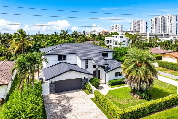 $3,500,000 | 811 Southeast 31st Street, Boca Raton, FL 33432