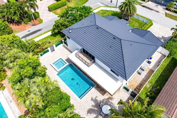 $3,500,000 | 811 Southeast 31st Street, Boca Raton, FL 33432
