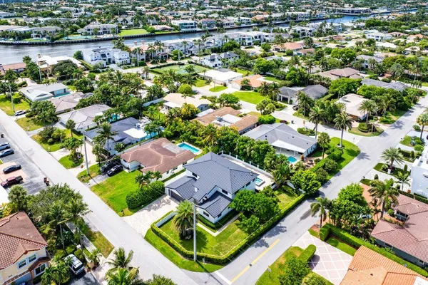 $3,500,000 | 811 Southeast 31st Street, Boca Raton, FL 33432