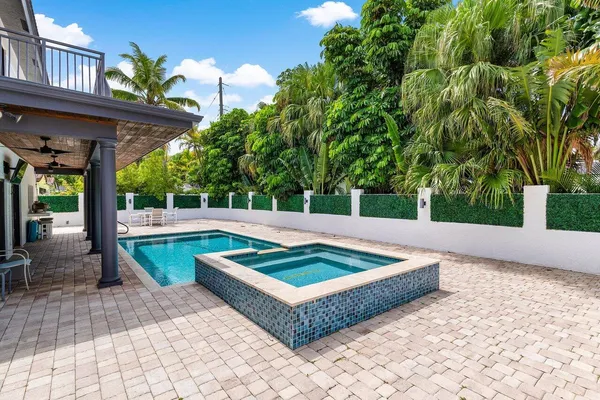 $3,500,000 | 811 Southeast 31st Street, Boca Raton, FL 33432