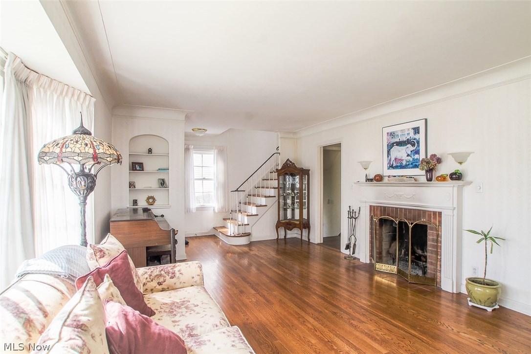 2636 Milton Road Cleveland, OH 44118 - Photo 3 of 15