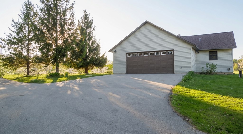 10226 Woodcrest Road Sister Bay, WI 54234 - Photo 6 of 41