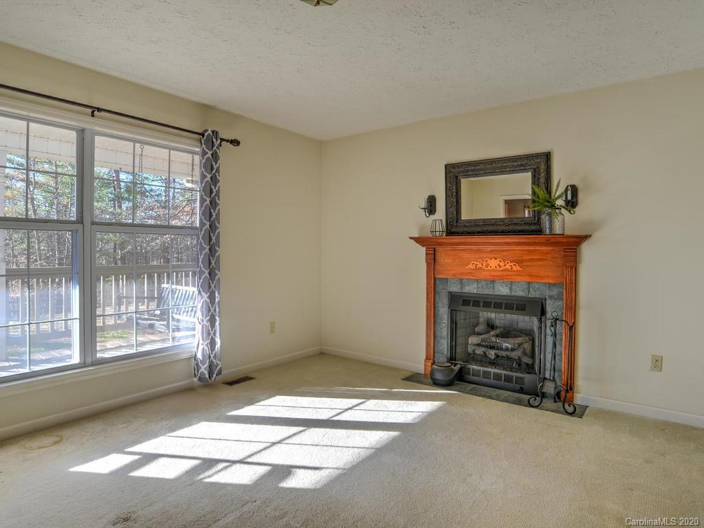 204 Kelly Hunter Road Marshall, NC 28753 - Photo 12 of 36 Gallery Image 12