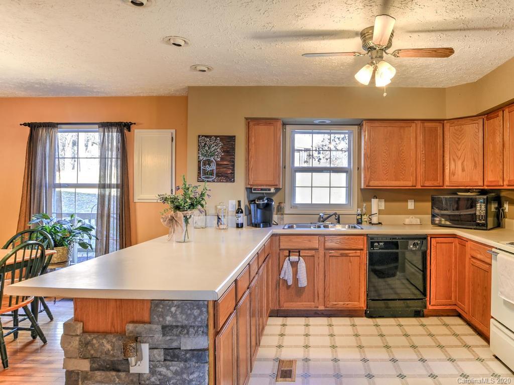204 Kelly Hunter Road Marshall, NC 28753 - Photo 17 of 36 Gallery Image 17