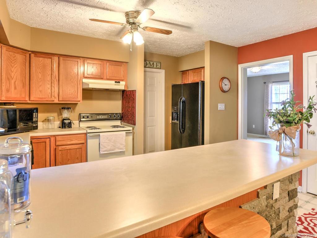 204 Kelly Hunter Road Marshall, NC 28753 - Photo 18 of 36 Gallery Image 18