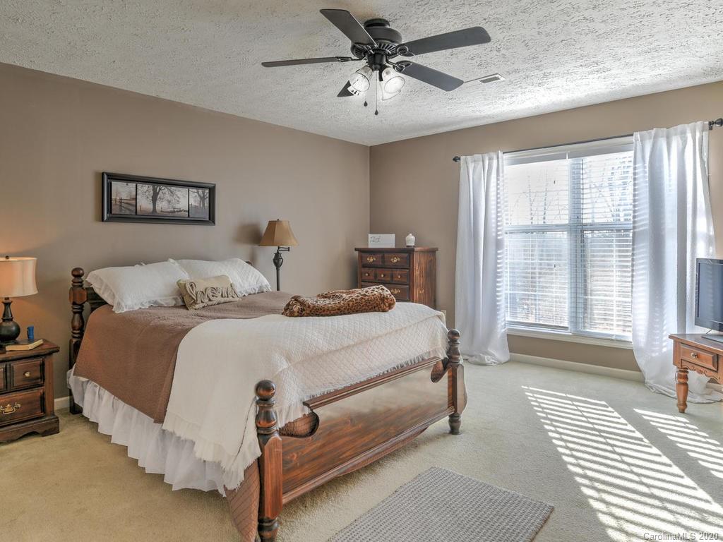 204 Kelly Hunter Road Marshall, NC 28753 - Photo 21 of 36 Gallery Image 21