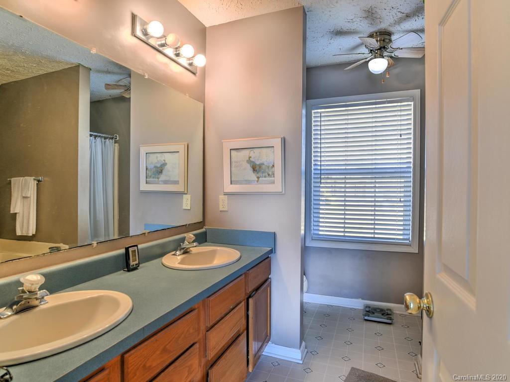 204 Kelly Hunter Road Marshall, NC 28753 - Photo 22 of 36 Gallery Image 22
