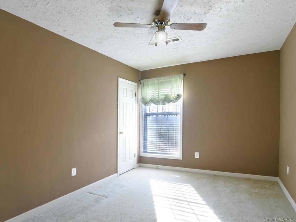 204 Kelly Hunter Road Marshall, NC 28753 - Photo 23 of 36 Gallery Image 23