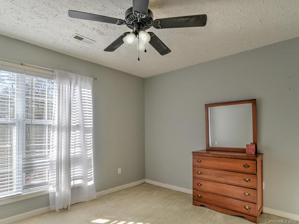204 Kelly Hunter Road Marshall, NC 28753 - Photo 24 of 36 Gallery Image 24