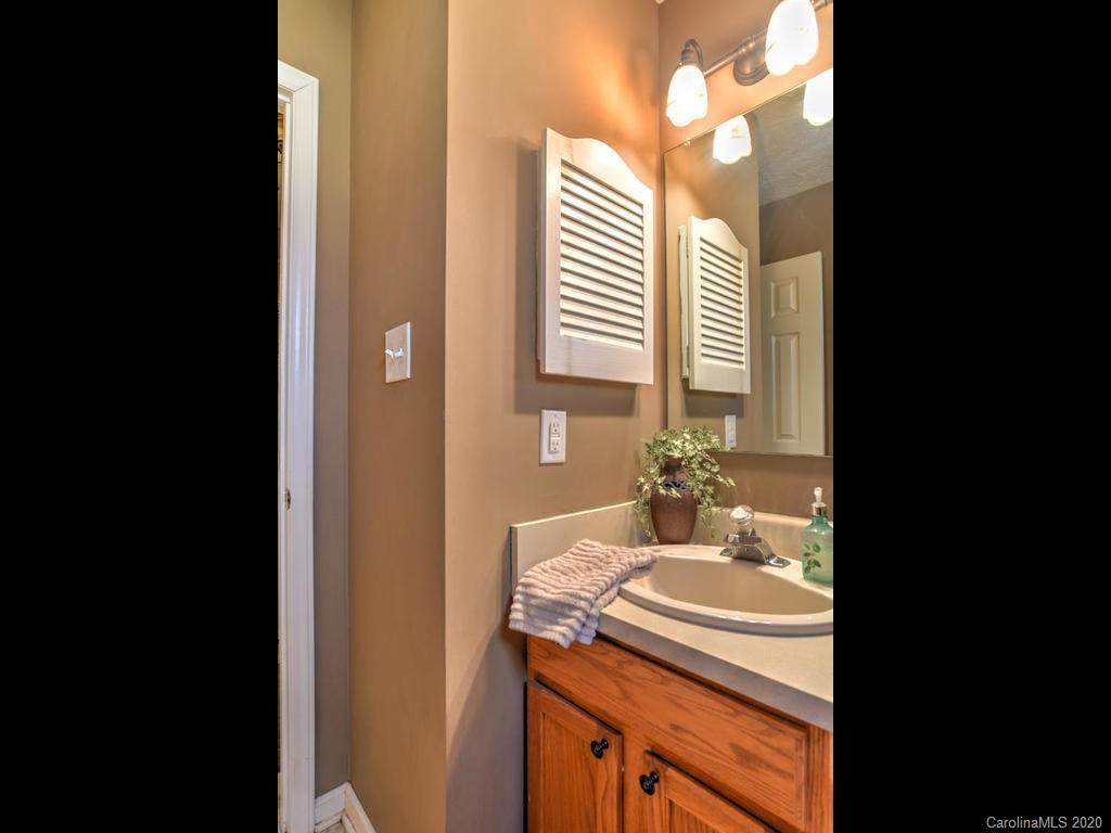 204 Kelly Hunter Road Marshall, NC 28753 - Photo 27 of 36 Gallery Image 27