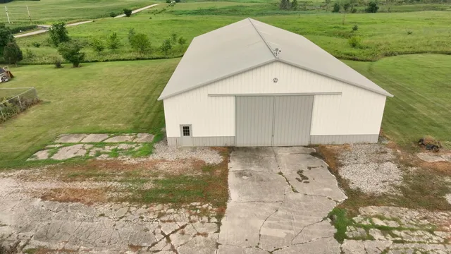 $2,400,000 | 7404 West 1400 North, Silver Lake, IN 46982