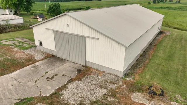 $2,400,000 | 7404 West 1400 North, Silver Lake, IN 46982