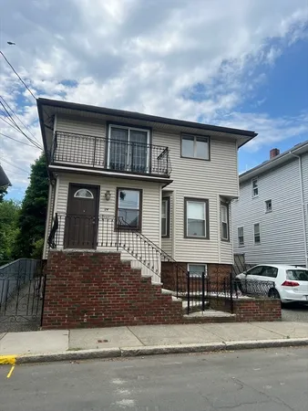 $3,300 | 24 Meacham Street, Unit 2, Somerville, MA 02145