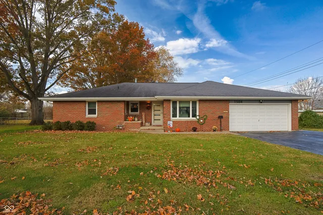 $319,900 | 1504 McClure Road, Columbus, IN 47201