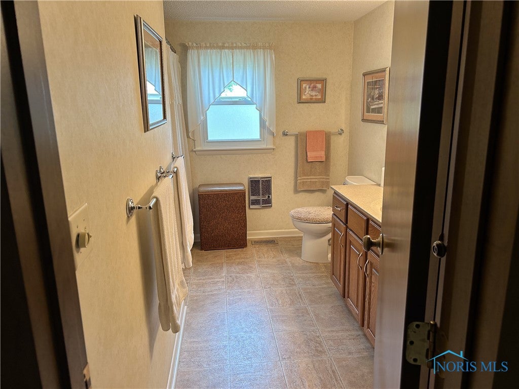 270 Ruth Ann Drive Defiance, OH 43512 - Photo 18 of 31 Full Bath