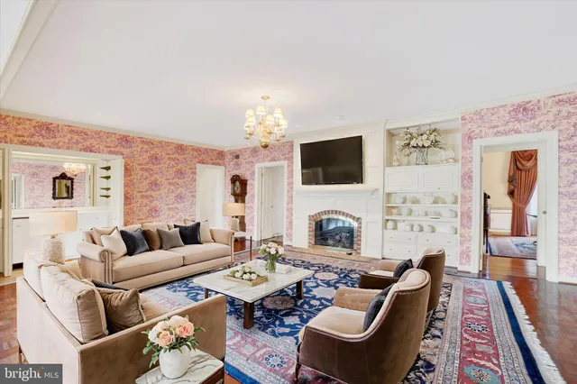 $1,275,000 | 925 Summit Circle North, York, PA 17403