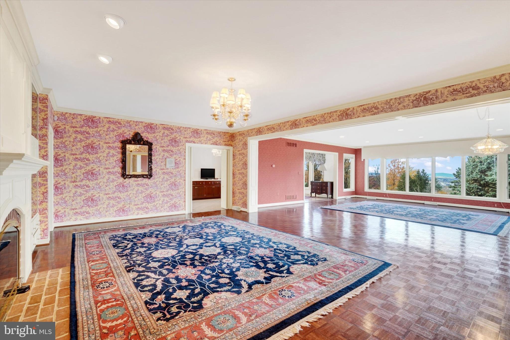 925 Summit Circle North York, PA 17403 - Photo 13 of 67