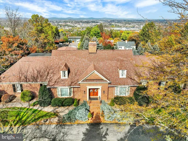 $1,275,000 | 925 Summit Circle North, York, PA 17403