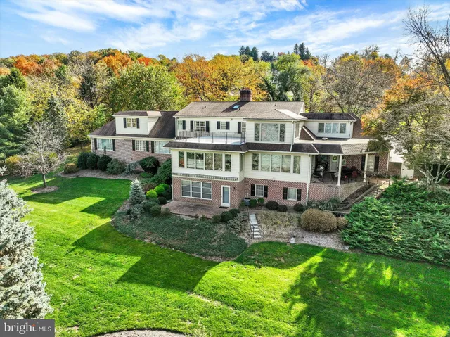 $1,275,000 | 925 Summit Circle North, York, PA 17403