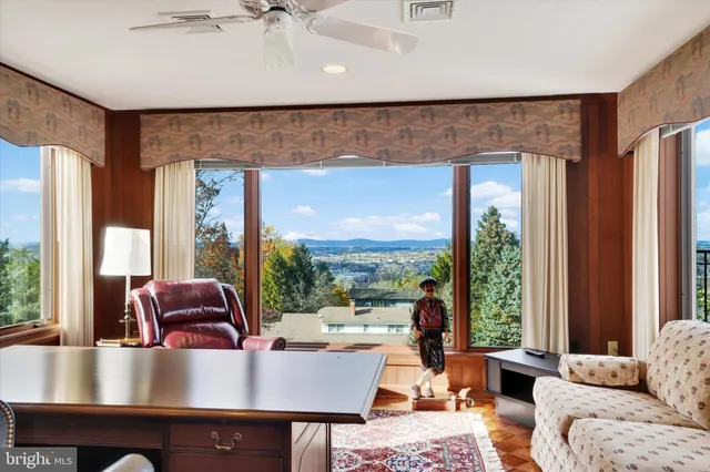 $1,275,000 | 925 Summit Circle North, York, PA 17403