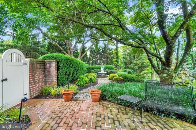 $1,275,000 | 925 Summit Circle North, York, PA 17403