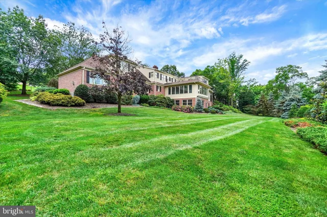 $1,275,000 | 925 Summit Circle North, York, PA 17403