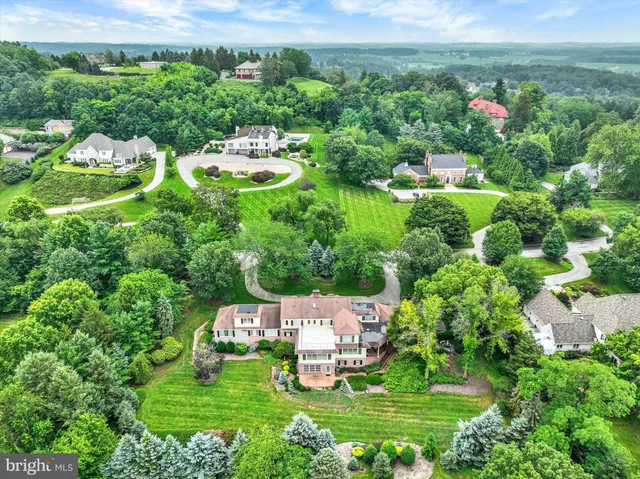 $1,275,000 | 925 Summit Circle North, York, PA 17403