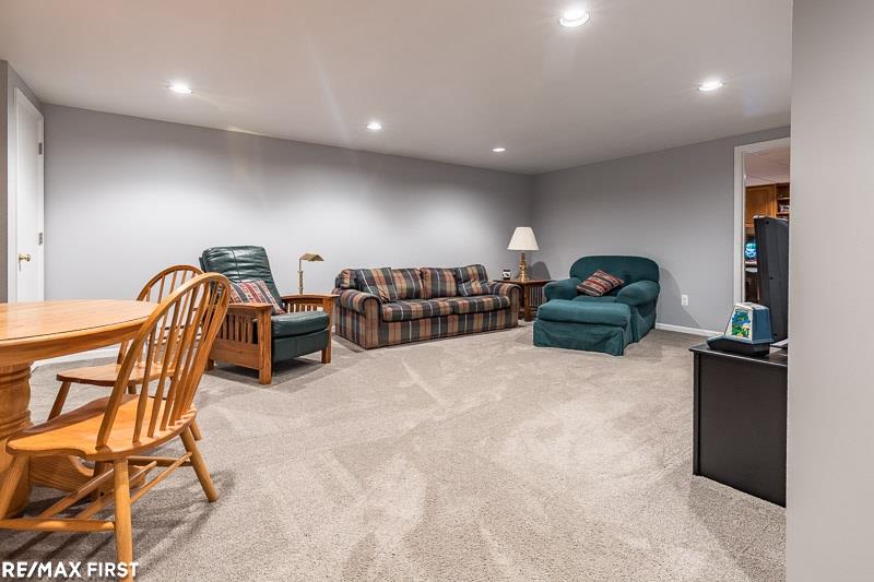 2096 Winchester Road Rochester Hills, MI 48307 - Photo 35 of 49