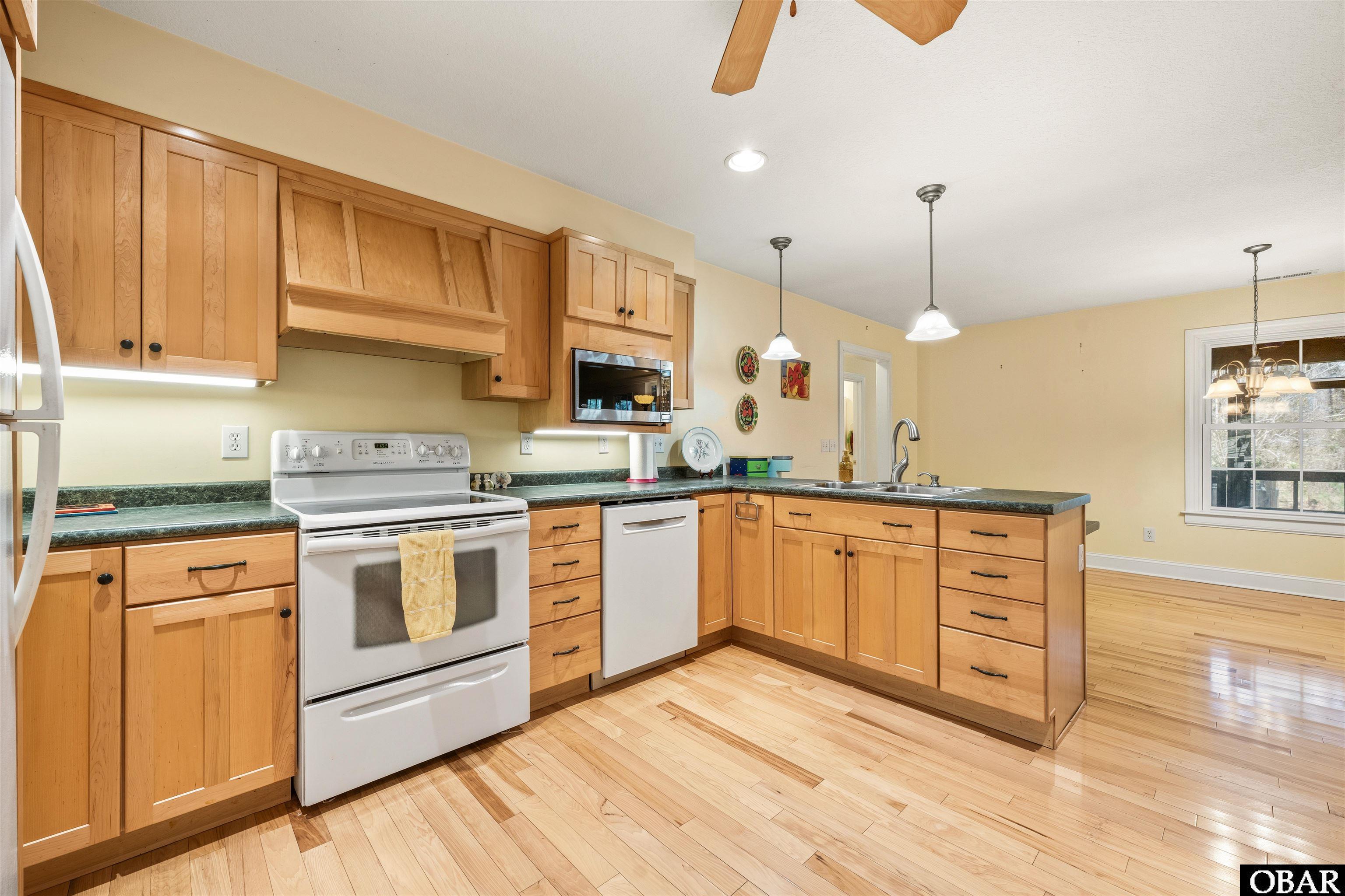 2032 Creek Road Kitty Hawk, NC 27949 - Photo 14 of 44