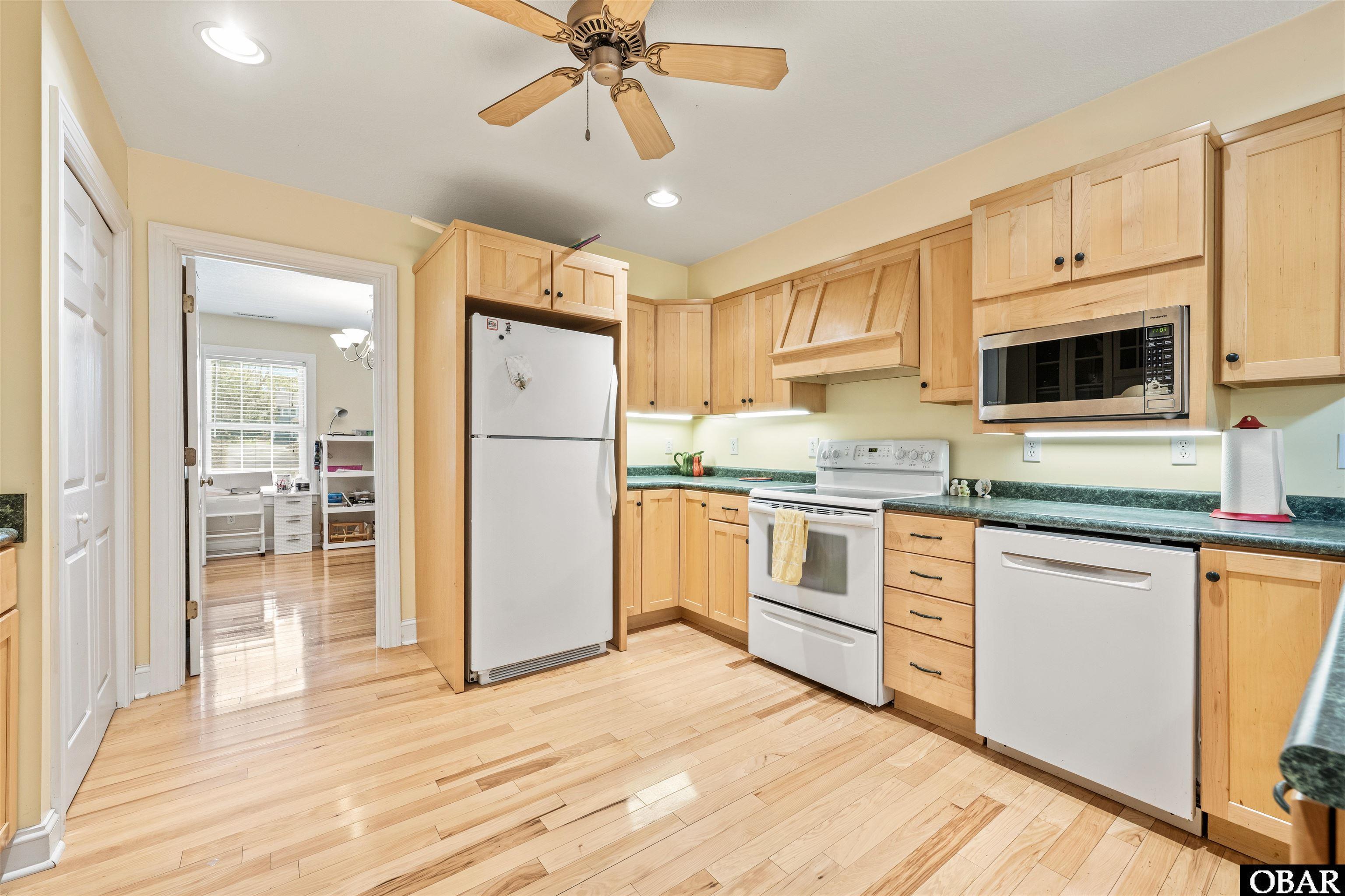 2032 Creek Road Kitty Hawk, NC 27949 - Photo 15 of 44