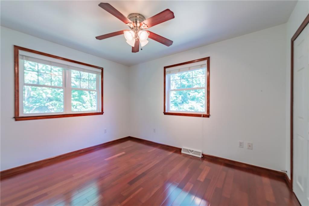 1452 Cliffview Road Pittsburgh, PA 15212 - Photo 14 of 25 Gallery Image 14