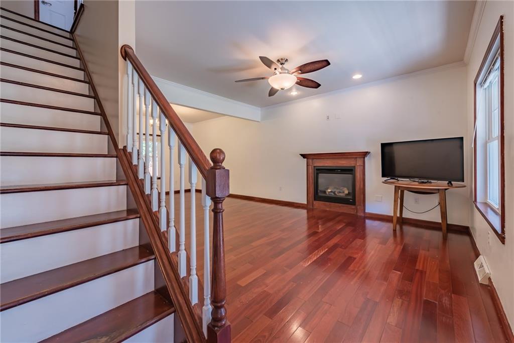 1452 Cliffview Road Pittsburgh, PA 15212 - Photo 3 of 25 Gallery Image 3