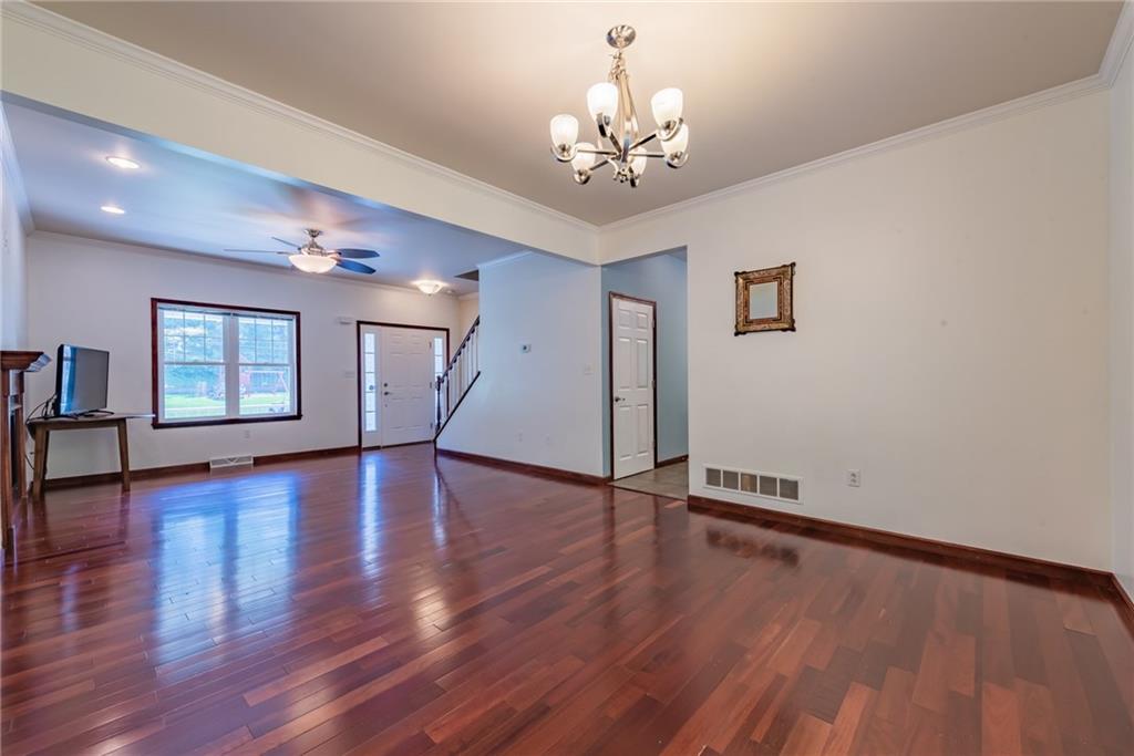1452 Cliffview Road Pittsburgh, PA 15212 - Photo 6 of 25 Gallery Image 6