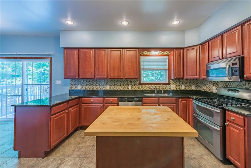 1452 Cliffview Road Pittsburgh, PA 15212 - Photo 8 of 25 Gallery Image 8