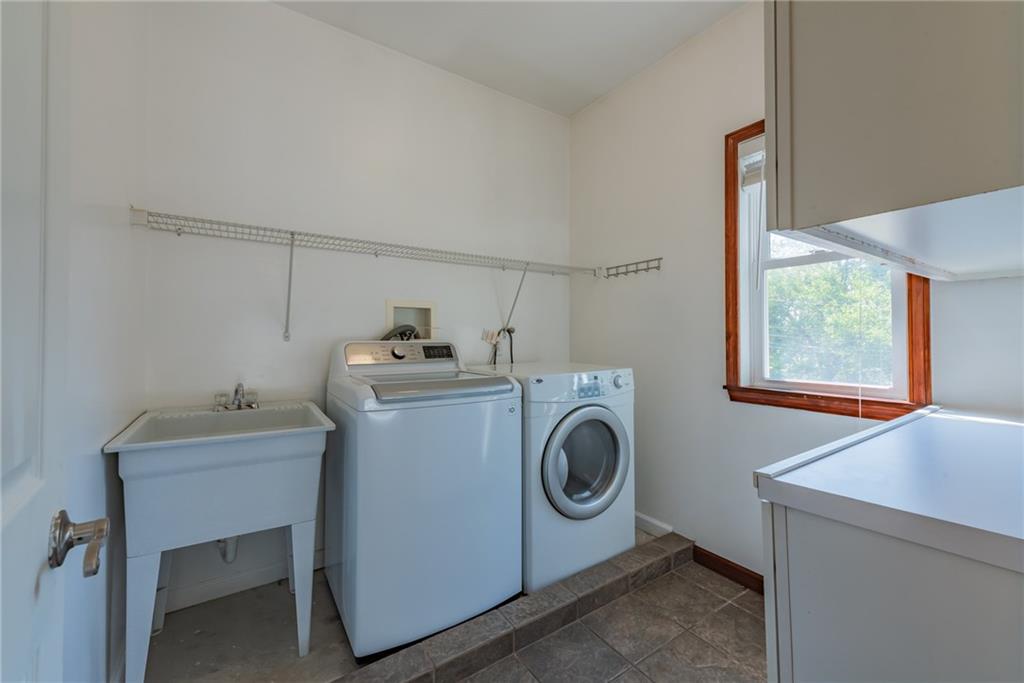 1452 Cliffview Road Pittsburgh, PA 15212 - Photo 10 of 25 Gallery Image 10
