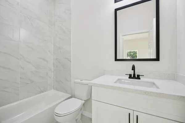 $1,650 | 422 New Hampshire Street, Unit B, Houston, TX 77029